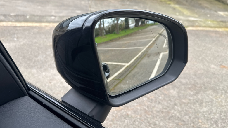 Volvo XC40 2.0 B3P Plus Black Edition 5dr Auto Petrol Estate